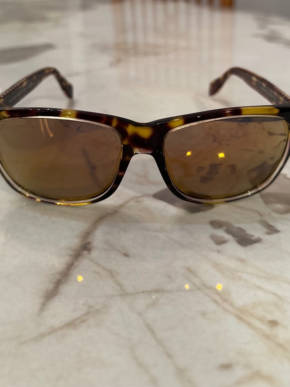 Alexander McQueen mirrored sunglasses with tortoiseshell pattern #luxury #design